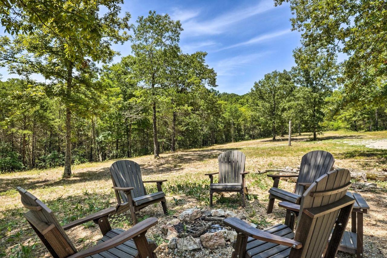 Branson Tiny Home On 52 Acres With Private Lake! Экстерьер фото